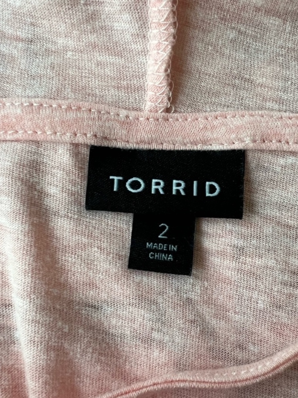 TORRID 🪶 PINK & BLACK LOVE/FEATHER LONG SLEEVE LACE-UP HOODED TSHIRT Women 2X - Picture 3 of 5